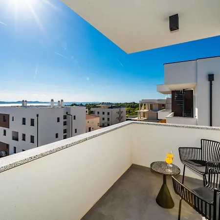 Luxury Rooftop Apartman